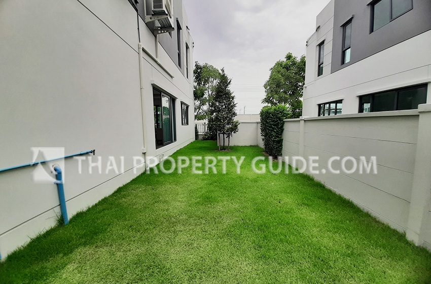 House with Shared Pool in Bangnatrad 